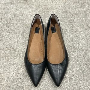 Frye Sienna Ballet Flats. Black. Size 8.